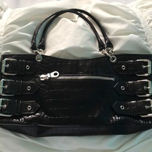 麟 Jennifer Scott black purse with silver buckles